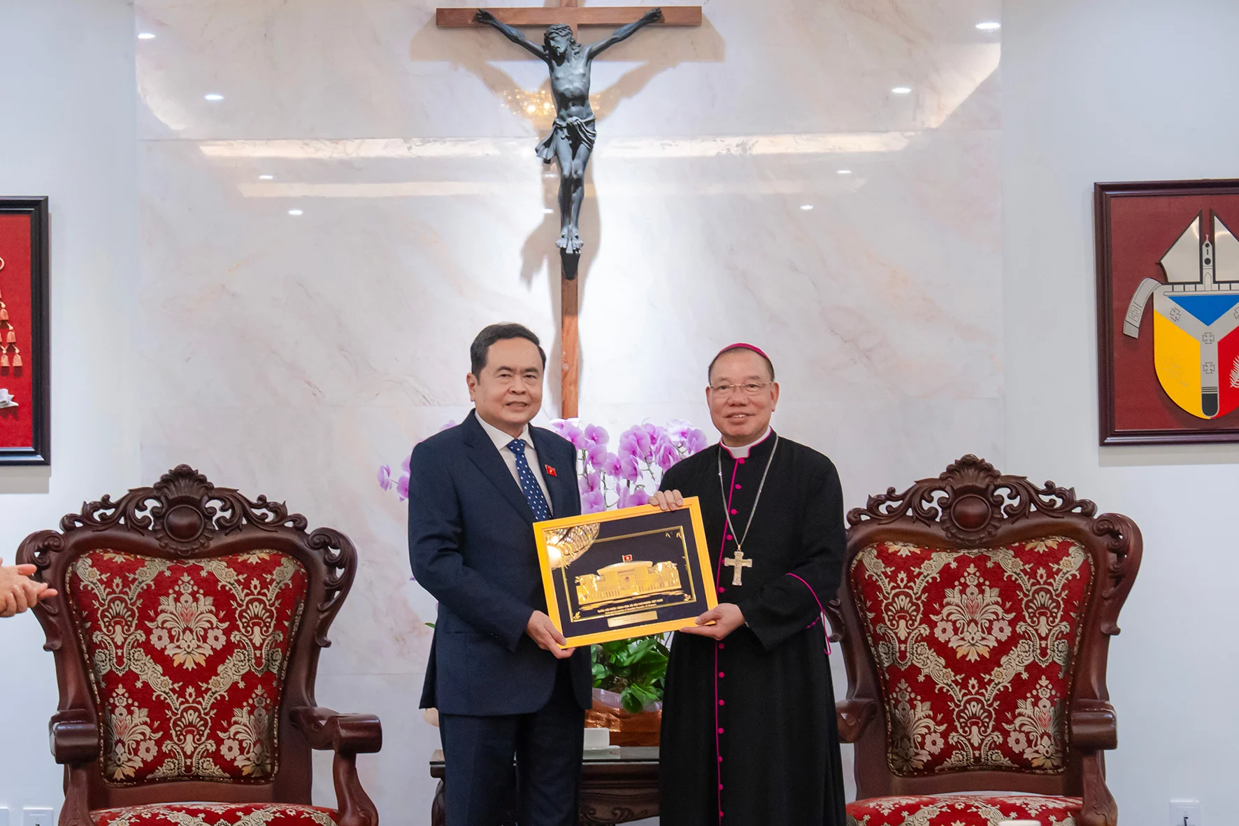 Chủ tịch quốc hội Trần Thanh Mẫn thăm và chúc mừng Tổng Giáo phận Hà Nội nhân dịp lễ Phục sinh 2026